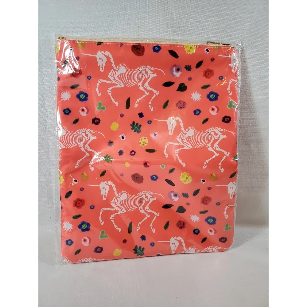 Wanna Be a Dreamer‎ Stationary Series Pink Bones Padded Book Sleeve Protector